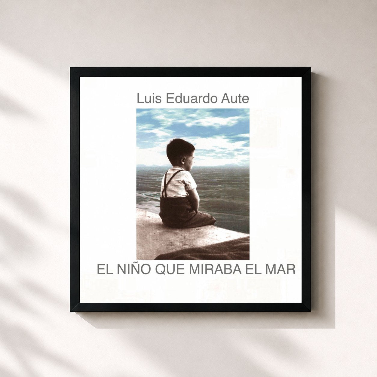 #noir Tableau carré de l'album El Niño Que Miraba El Mar de Luis Eduardo Aute, cadre noir 32x32 cm