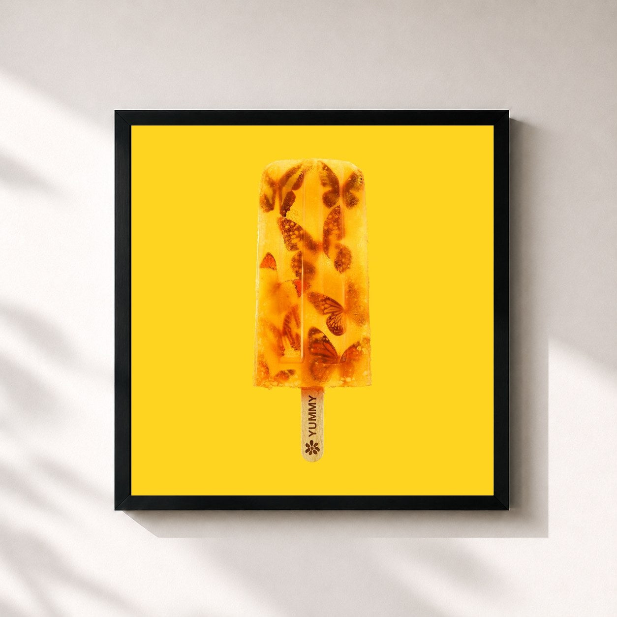 #noir Tableau carré de l'album Yummy de James, cadre noir 32x32 cm