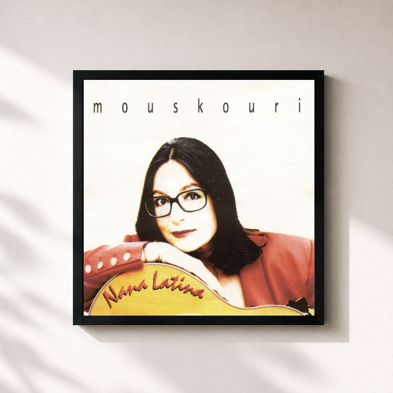 #noir Tableau carré de l'album Nana Latina de Nana Mouskouri, cadre noir 32x32 cm