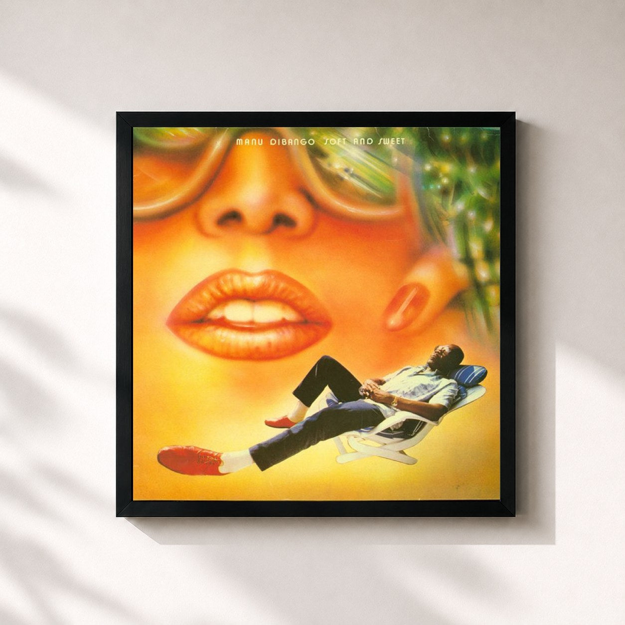 #noir Tableau carré de l'album Soft And Sweet de Manu Dibango, cadre noir 32x32 cm