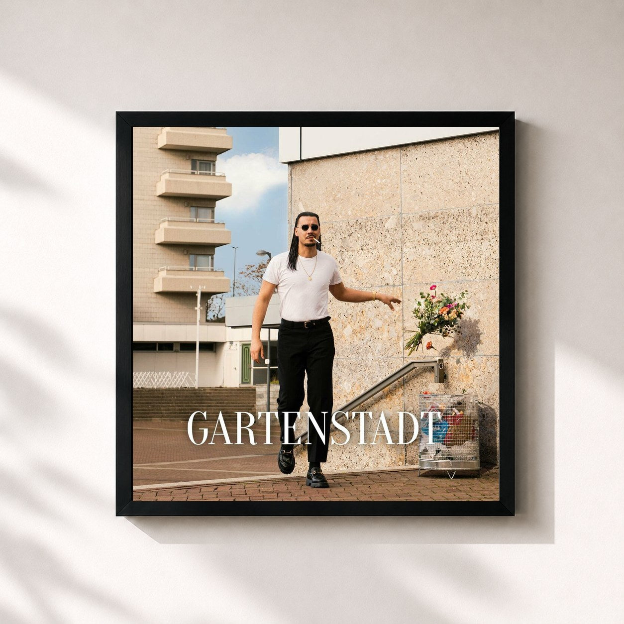 #noir Tableau carré de l'album Gartenstadt de Apache 207, cadre noir 32x32 cm