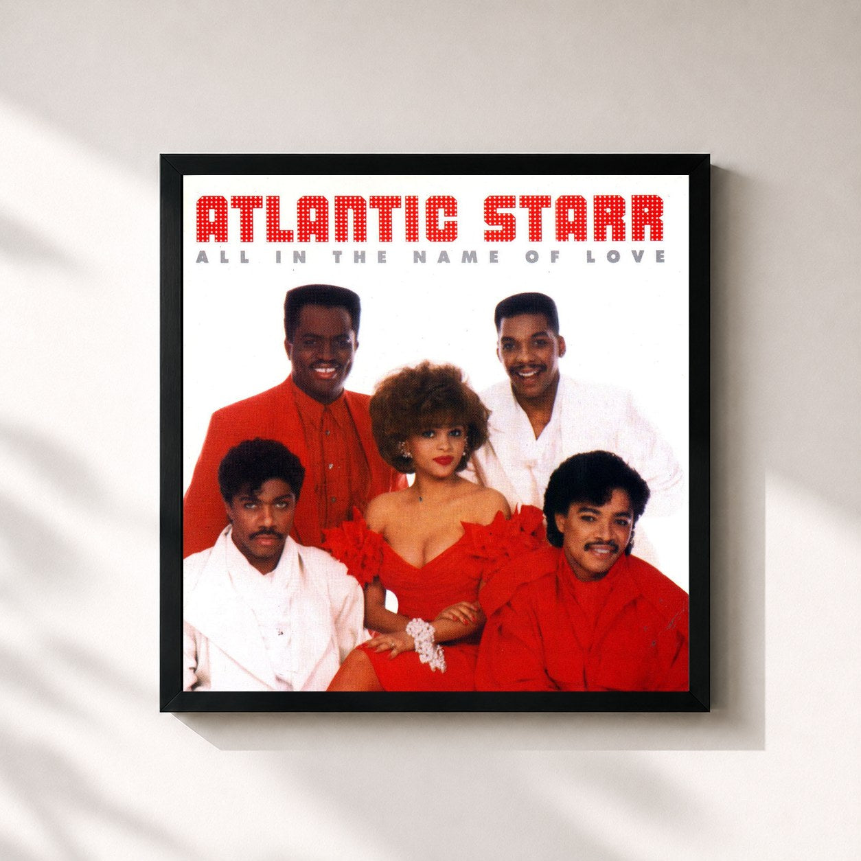 #noir Tableau carré de l'album All In The Name Of Love de Atlantic Starr, cadre noir 32x32 cm