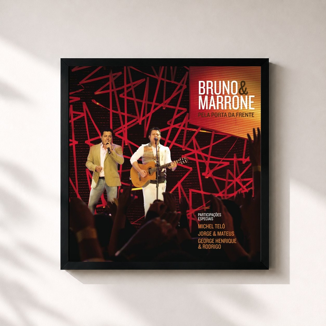 #noir Tableau carré de l'album Pela Porta da Frente de Bruno & Marrone, cadre noir 32x32 cm