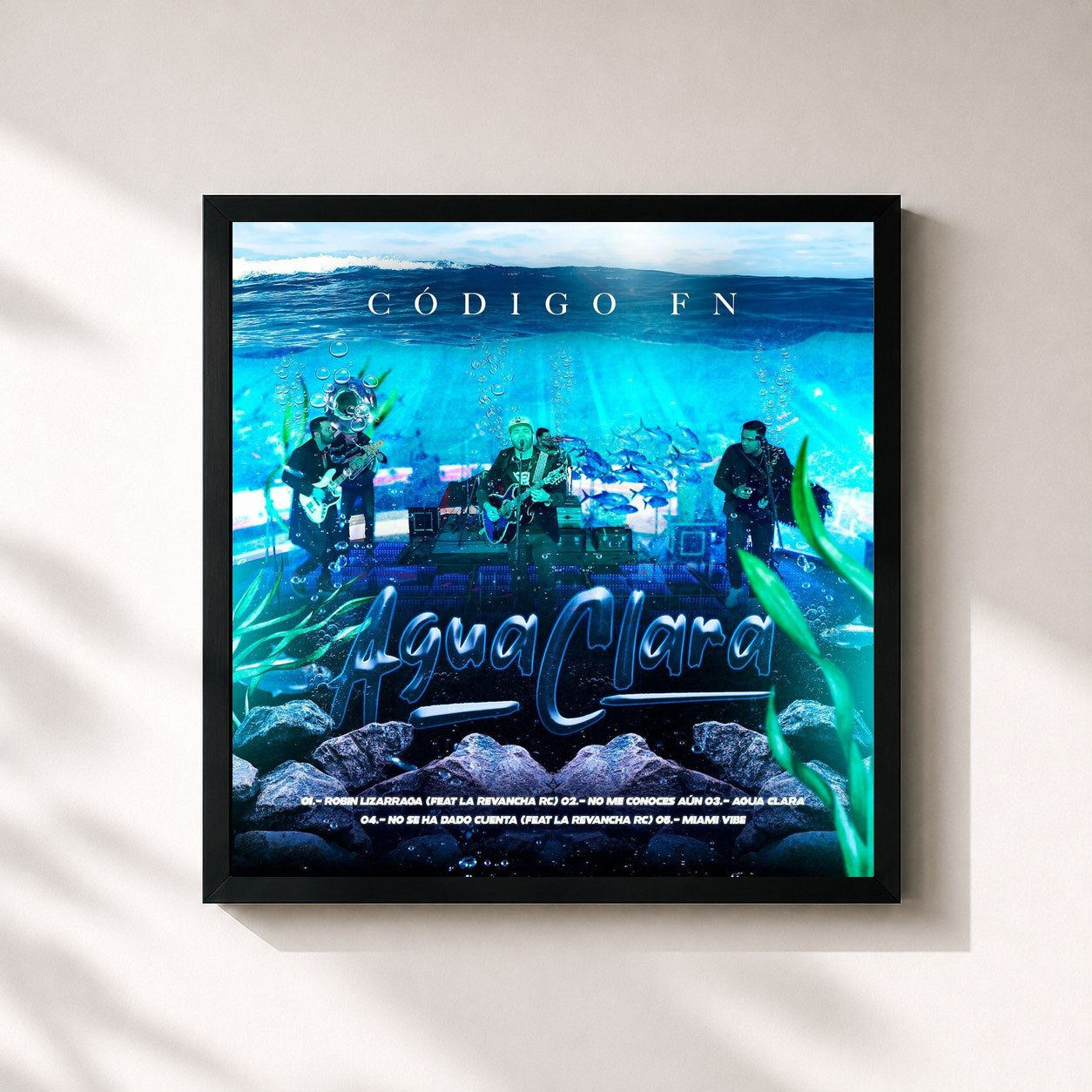 #noir Tableau carré de l'album Agua Clara de Código FN, cadre noir 32x32 cm