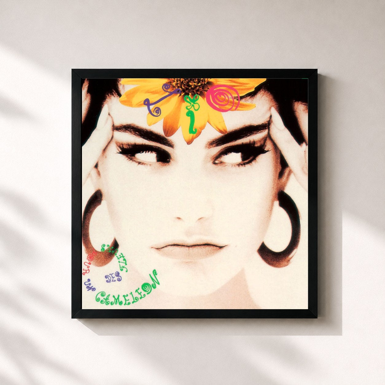 #noir Tableau carré de l'album Des fleurs pour un caméléon de Lio, cadre noir 32x32 cm