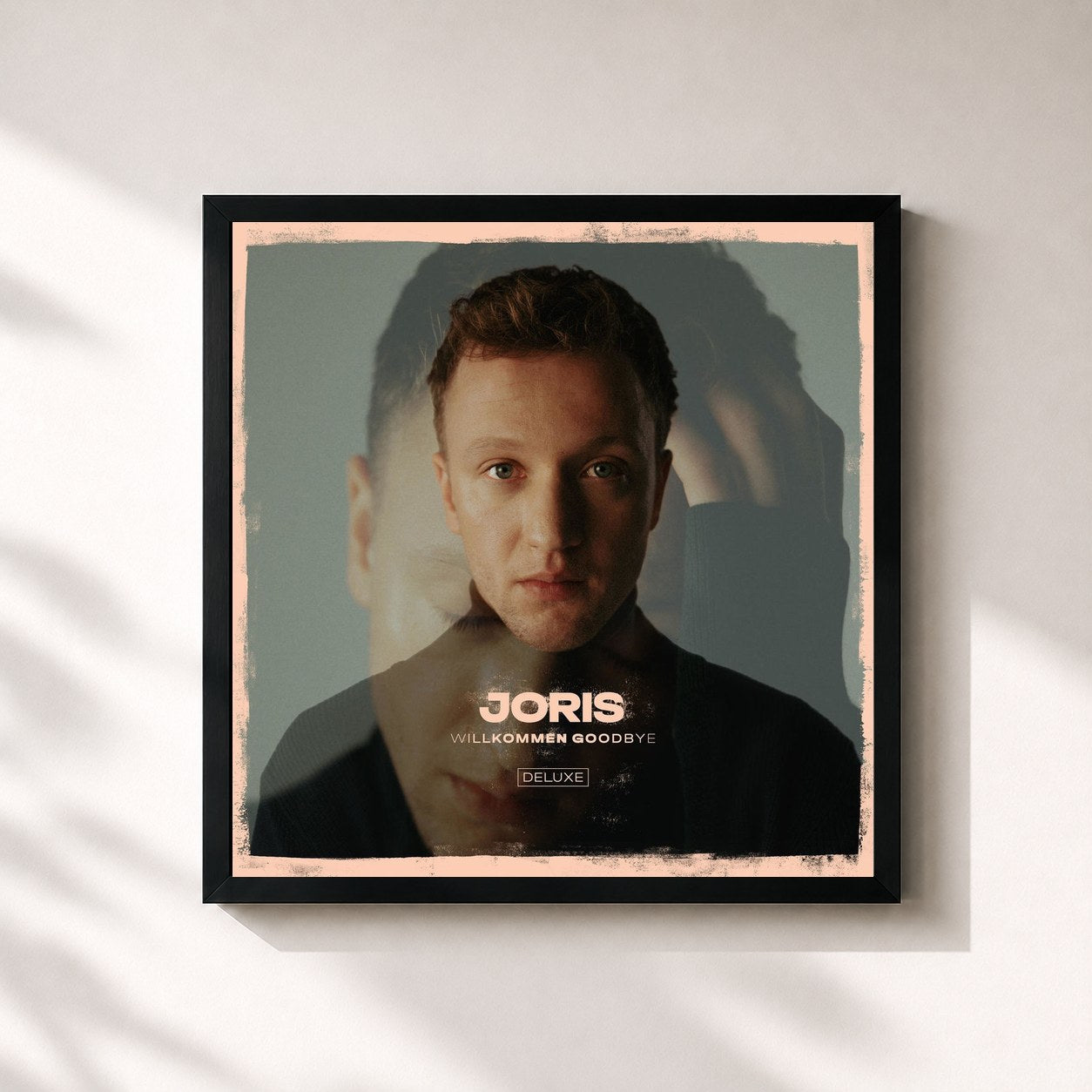 #noir Tableau carré de l'album Willkommen Goodbye de Joris, cadre noir 32x32 cm