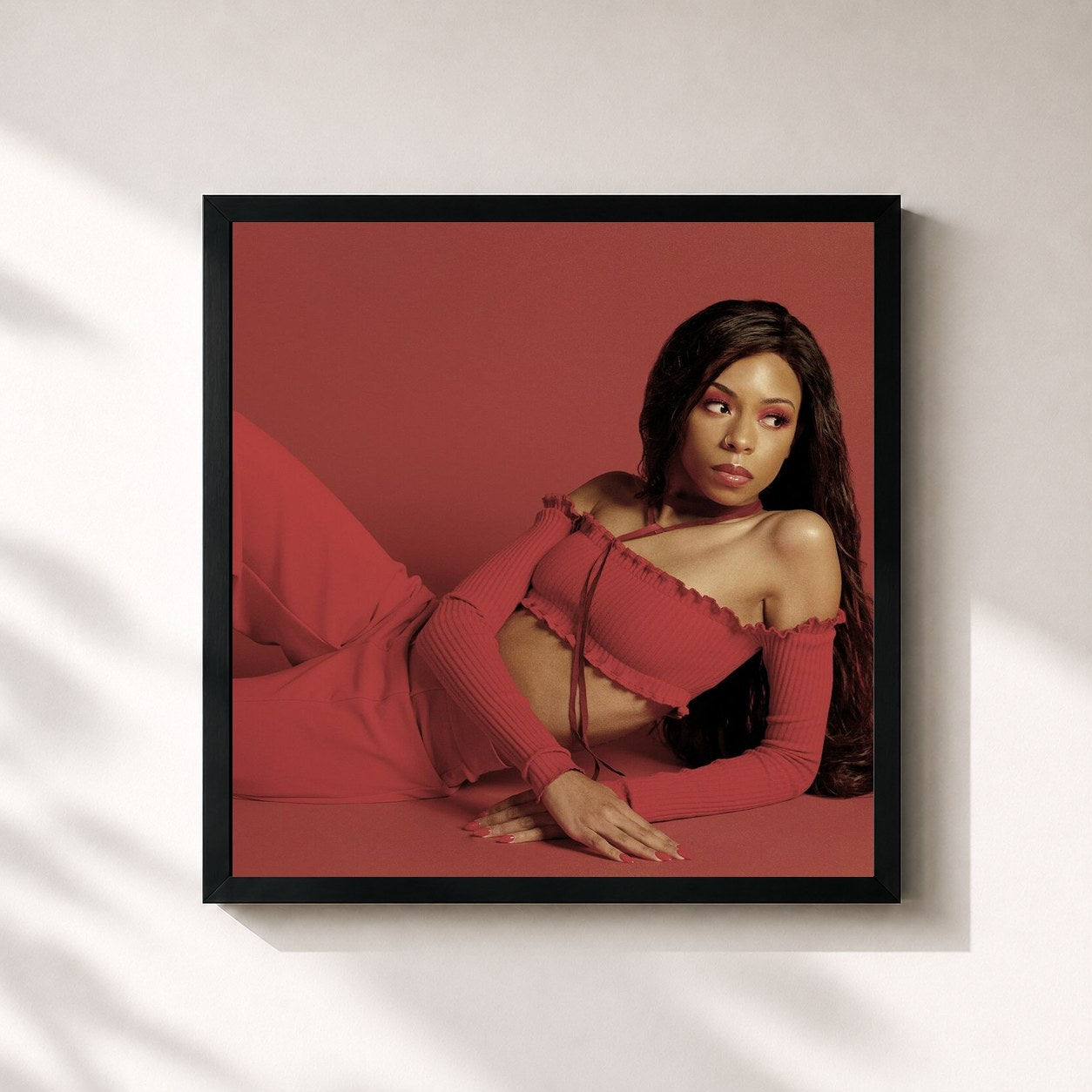 #noir Tableau carré de l'album Crush EP de Ravyn Lenae, cadre noir 32x32 cm