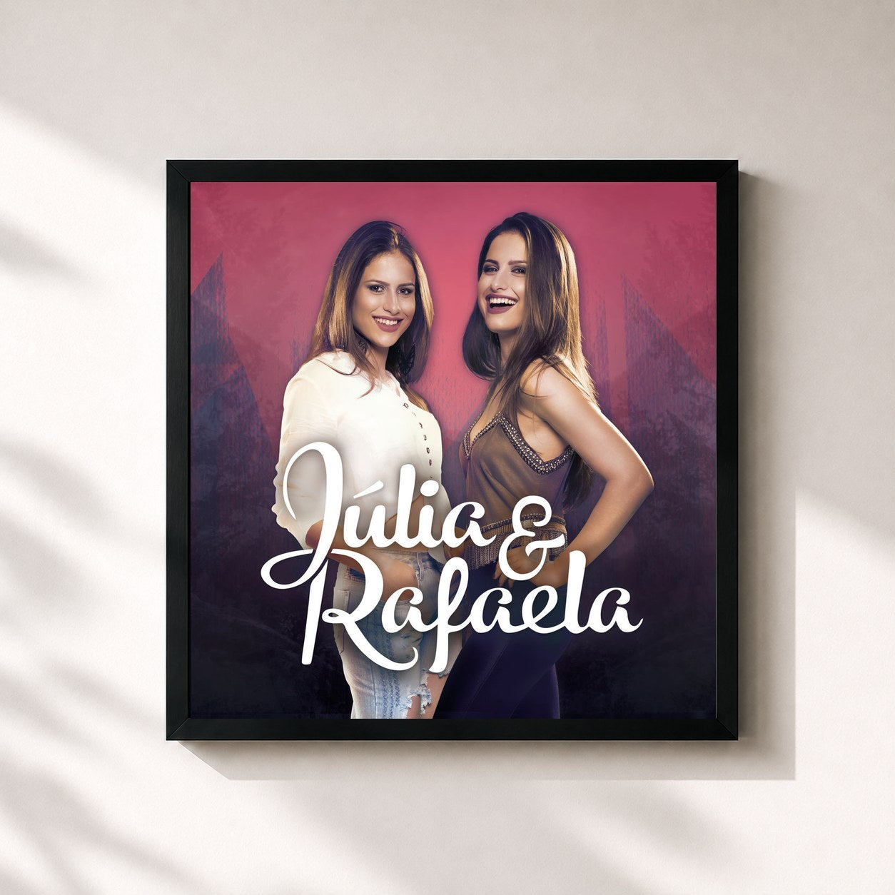 #noir Tableau carré de l'album Júlia & Rafaela de Júlia & Rafaela, cadre noir 32x32 cm