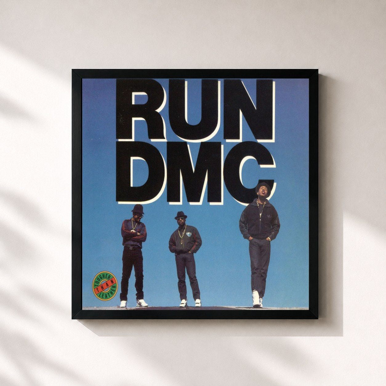 #noir Tableau carré de l'album Tougher Than Leather (Expanded Edition) de Run-DMC, cadre noir 32x32 cm