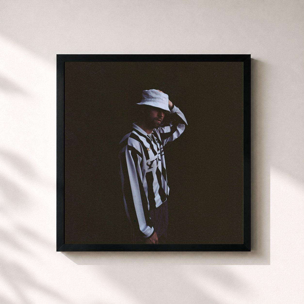 #noir Tableau carré de l'album Blue Angeles de Haux, cadre noir 32x32 cm