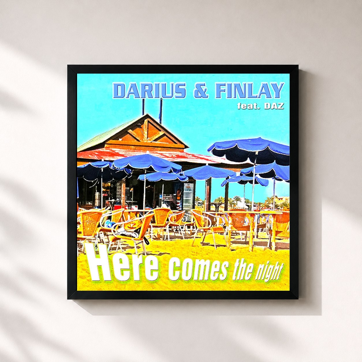 #noir Tableau carré de l'album Here Comes the Night (feat. Daz) de Darius & Finlay, cadre noir 32x32 cm
