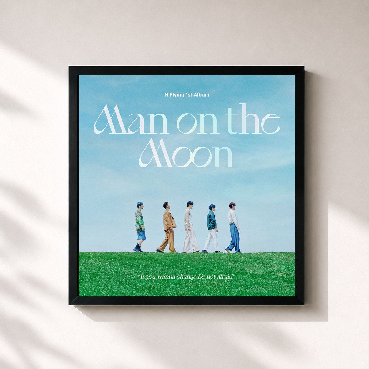 #noir Tableau carré de l'album Man on the Moon de N.Flying, cadre noir 32x32 cm