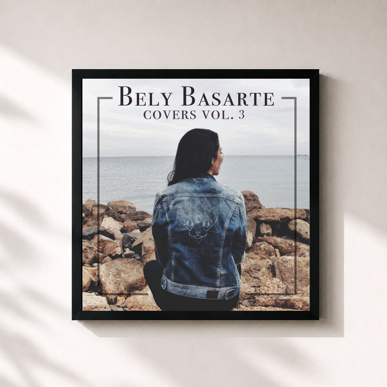 #noir Tableau carré de l'album Covers, Vol. 3 de Bely Basarte, cadre noir 32x32 cm