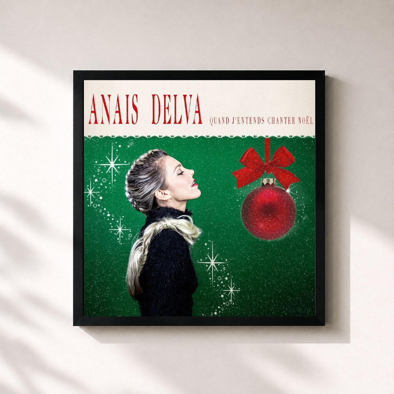 #noir Tableau carré de l'album Quand j'entends chanter Noël de Anaïs Delva, cadre noir 32x32 cm