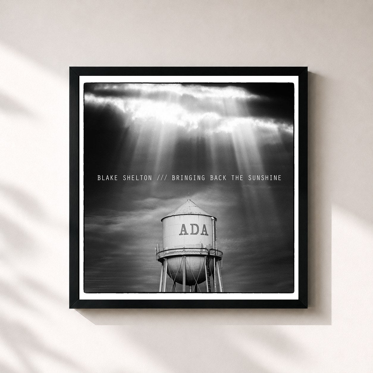 #noir Tableau carré de l'album BRINGING BACK THE SUNSHINE de Blake Shelton, cadre noir 32x32 cm