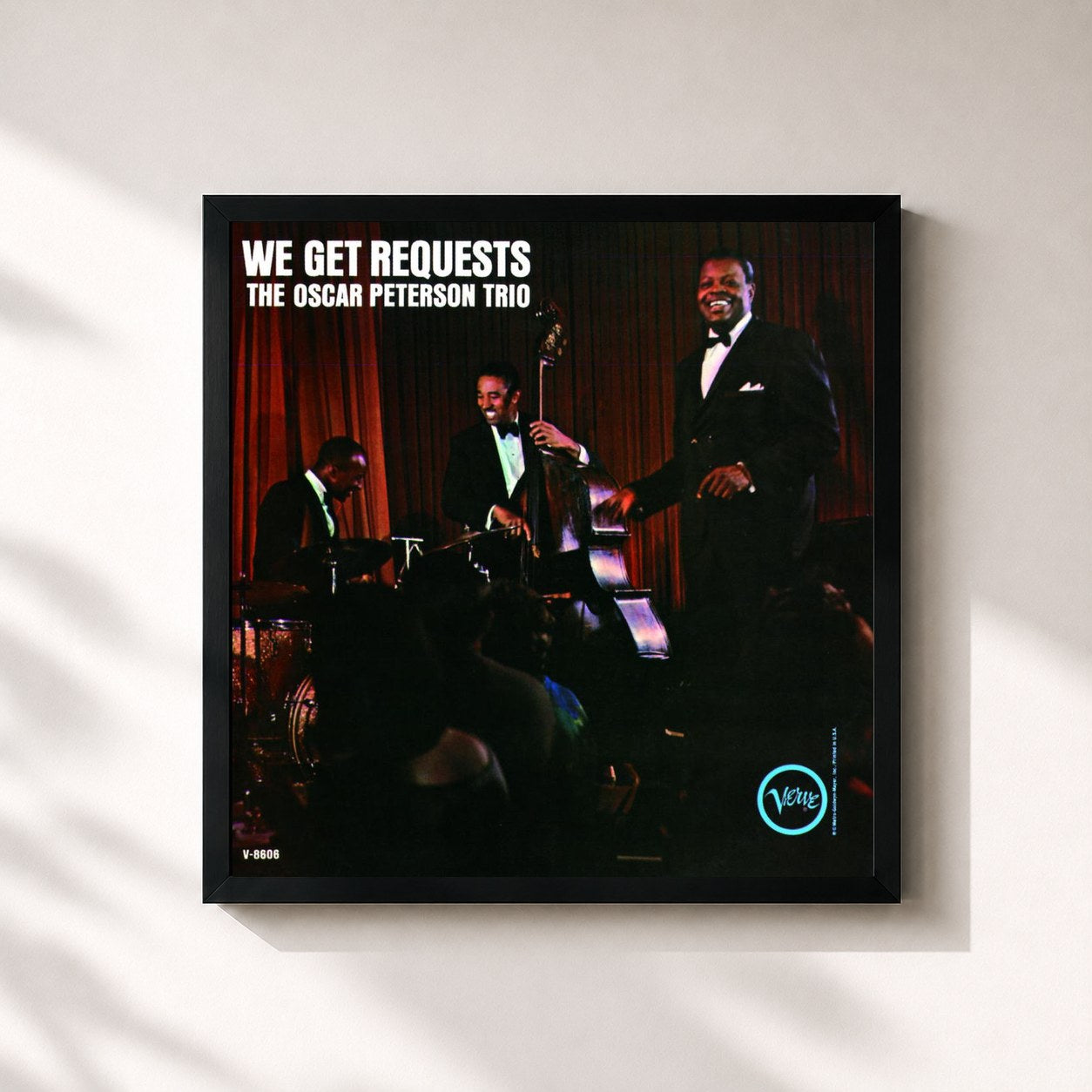 #noir Tableau carré de l'album We Get Requests de Oscar Peterson, cadre noir 32x32 cm