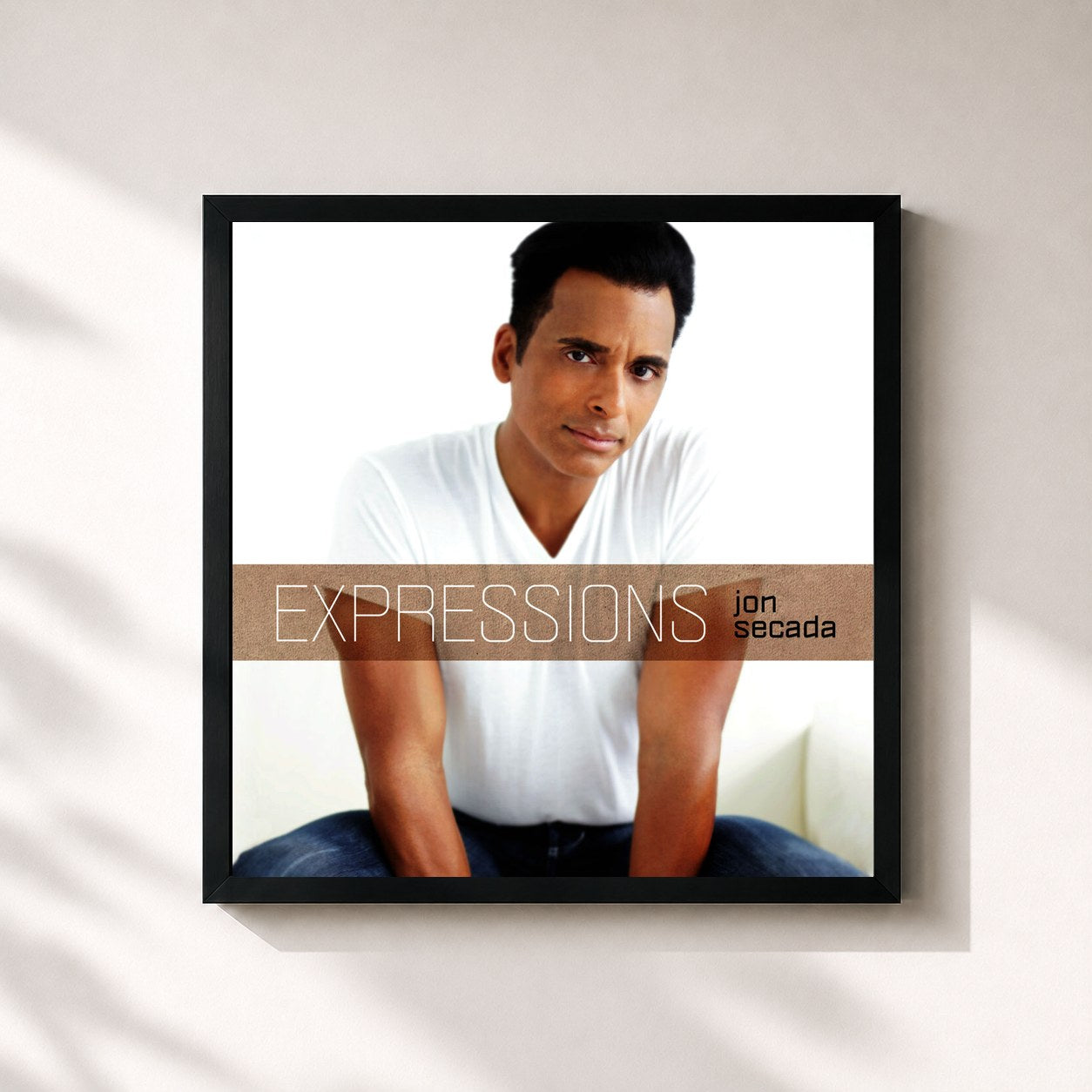 #noir Tableau carré de l'album Expressions de Jon Secada, cadre noir 32x32 cm