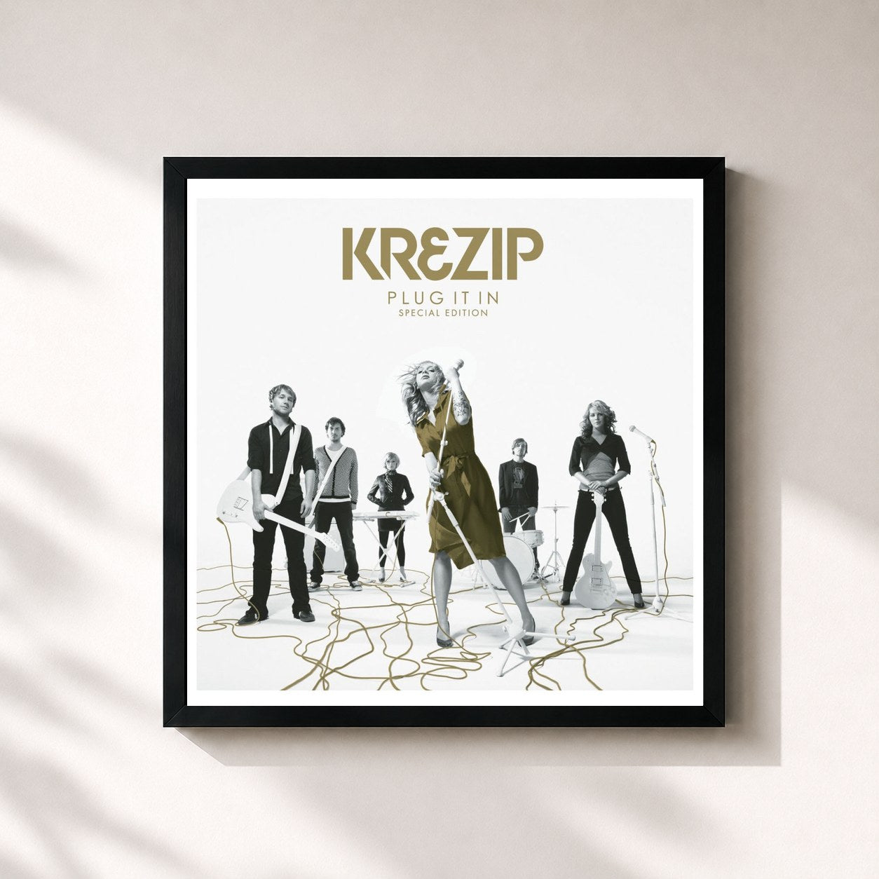 #noir Tableau carré de l'album Plug It In de Krezip, cadre noir 32x32 cm