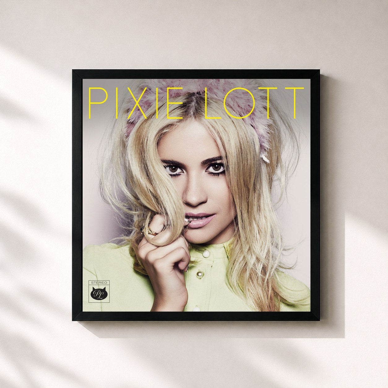 #noir Tableau carré de l'album Pixie Lott de Pixie Lott, cadre noir 32x32 cm