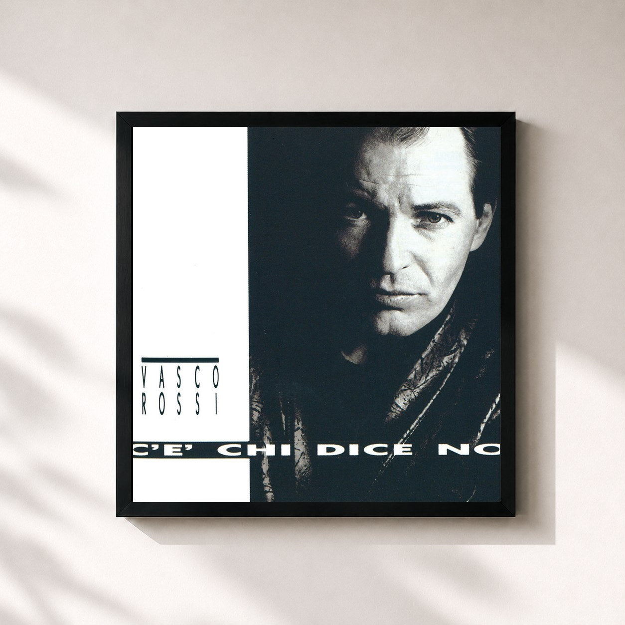 #noir Tableau carré de l'album C'è Chi Dice No (Remastered) de Vasco Rossi, cadre noir 32x32 cm