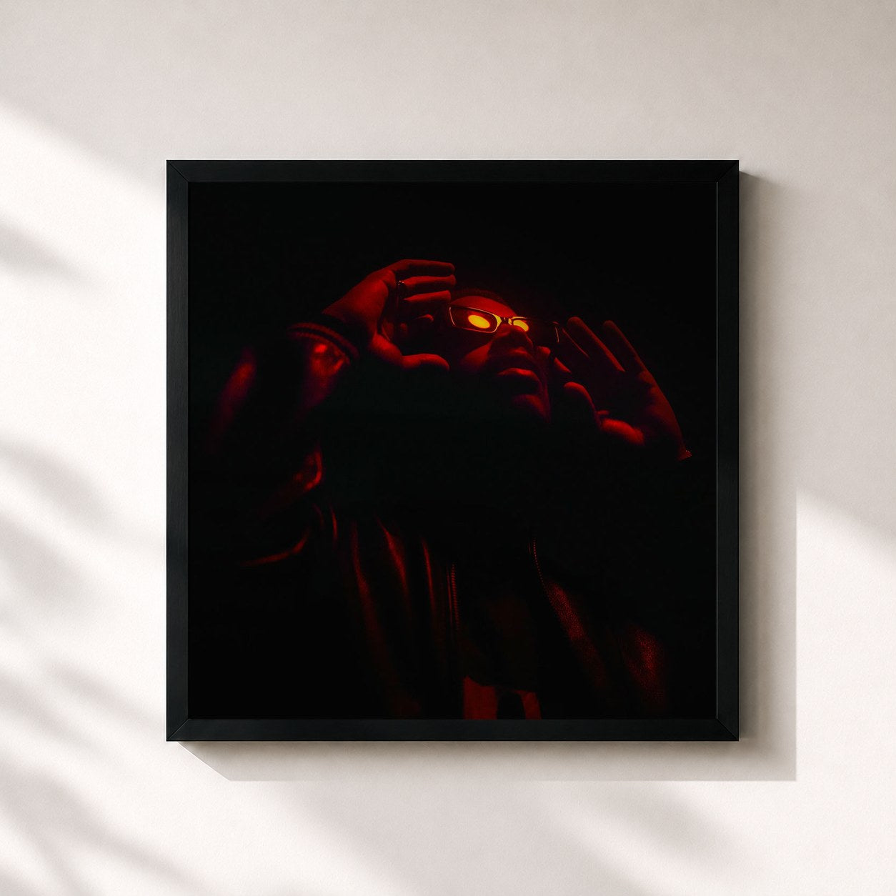#noir Tableau carré de l'album OPIUM 2.16 de Ashh, cadre noir 32x32 cm