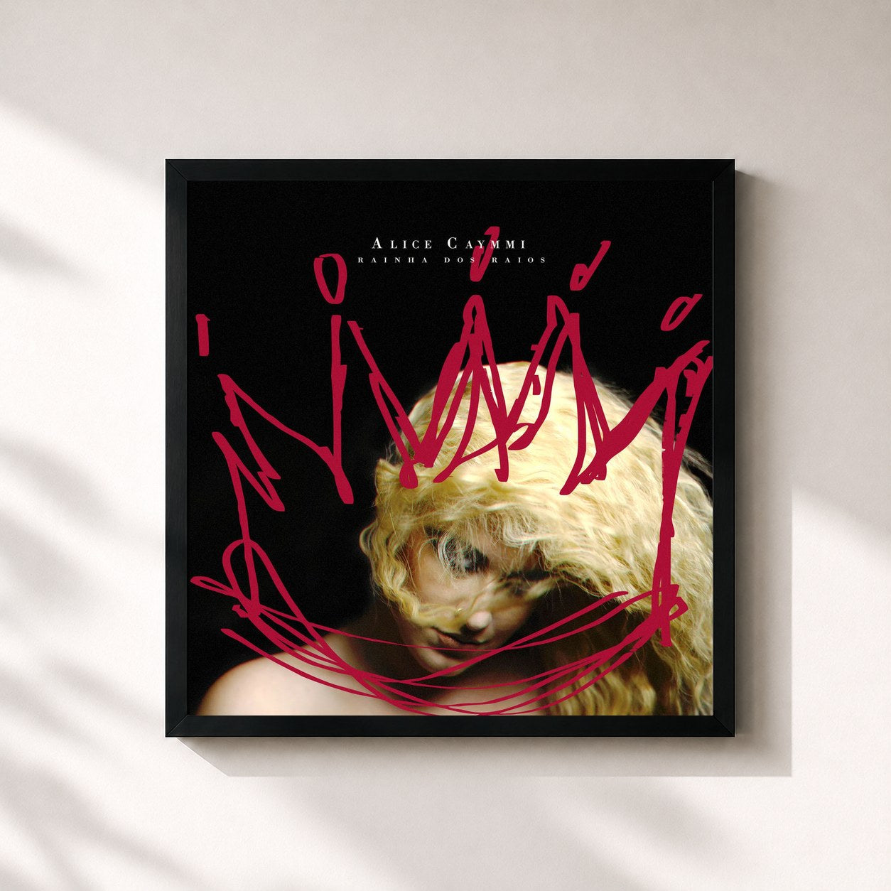 #noir Tableau carré de l'album Rainha dos Raios (Deluxe) de Alice Caymmi, cadre noir 32x32 cm