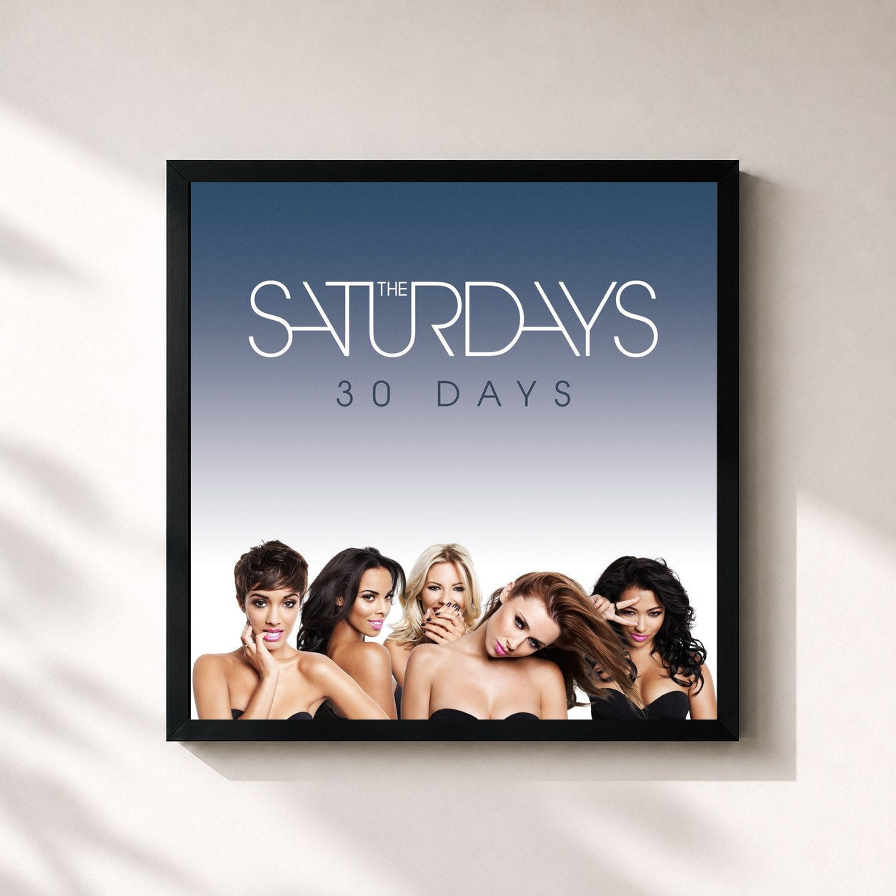 #noir Tableau carré de l'album 30 Days de The Saturdays, cadre noir 32x32 cm
