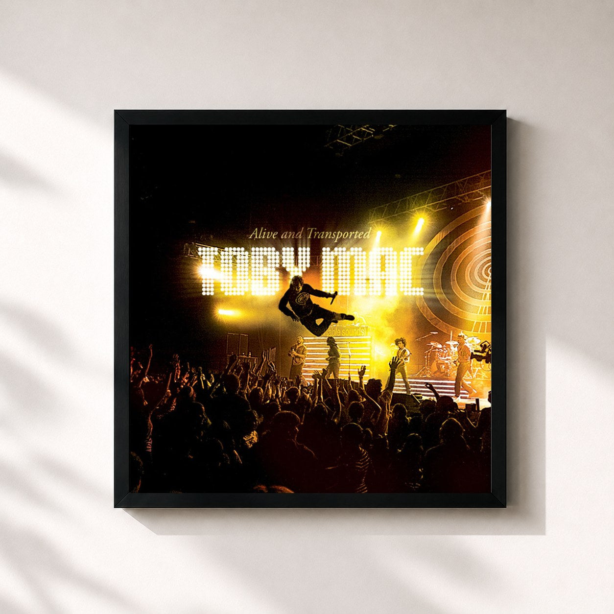 #noir Tableau carré de l'album Alive And Transported de tobyMac, cadre noir 32x32 cm