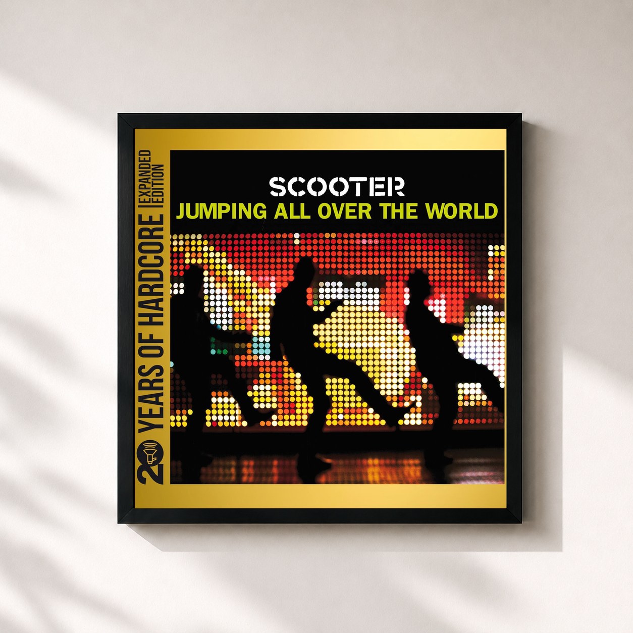 #noir Tableau carré de l'album Jumping All Over The World (20 Years Of Hardcore Expanded Edition / Remastered 2013) de Scooter, cadre noir 32x32 cm