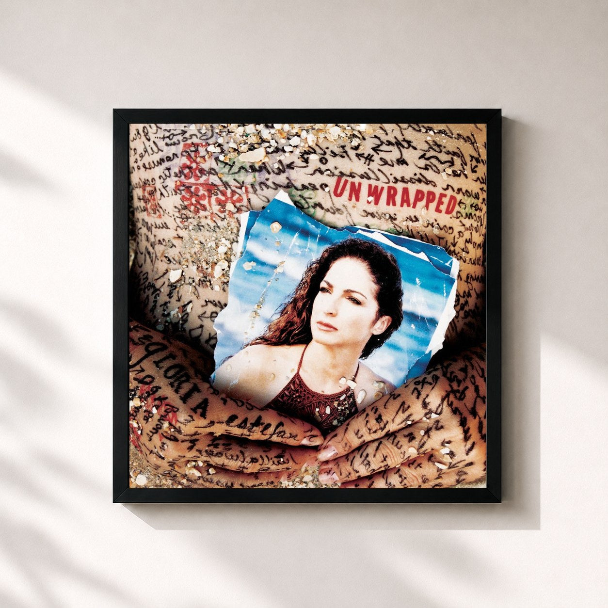 #noir Tableau carré de l'album Unwrapped de Gloria Estefan, cadre noir 32x32 cm