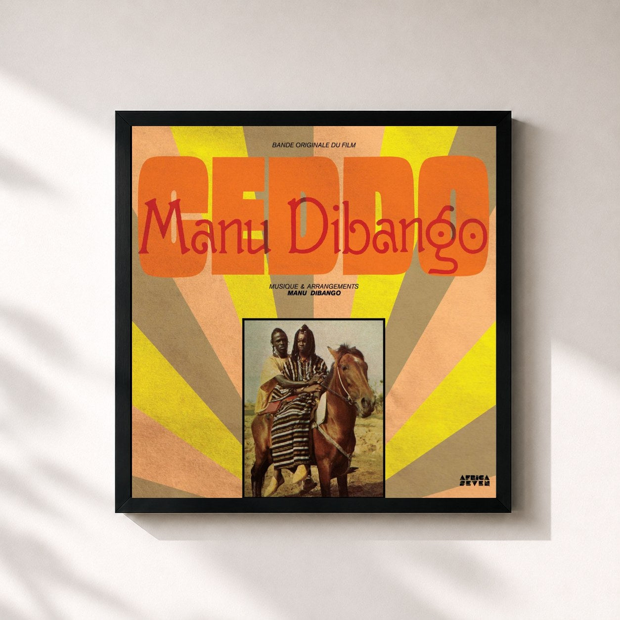 #noir Tableau carré de l'album Ceddo (Bande originale du film) de Manu Dibango, cadre noir 32x32 cm
