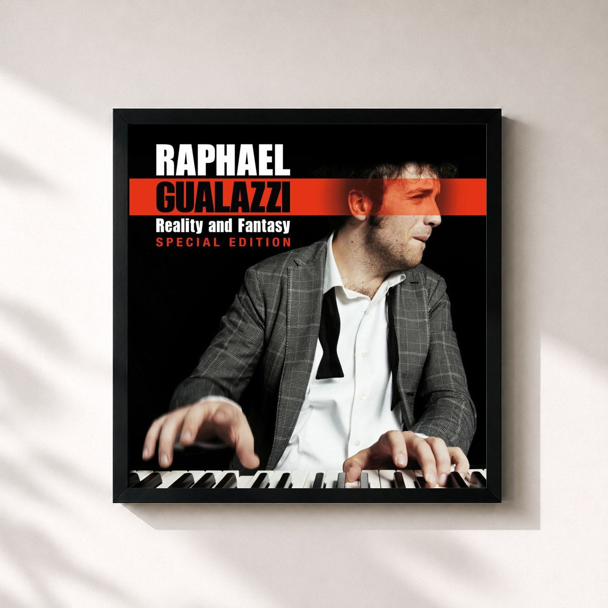 #noir Tableau carré de l'album Reality And Fantasy (Special Edition) de Raphael Gualazzi, cadre noir 32x32 cm