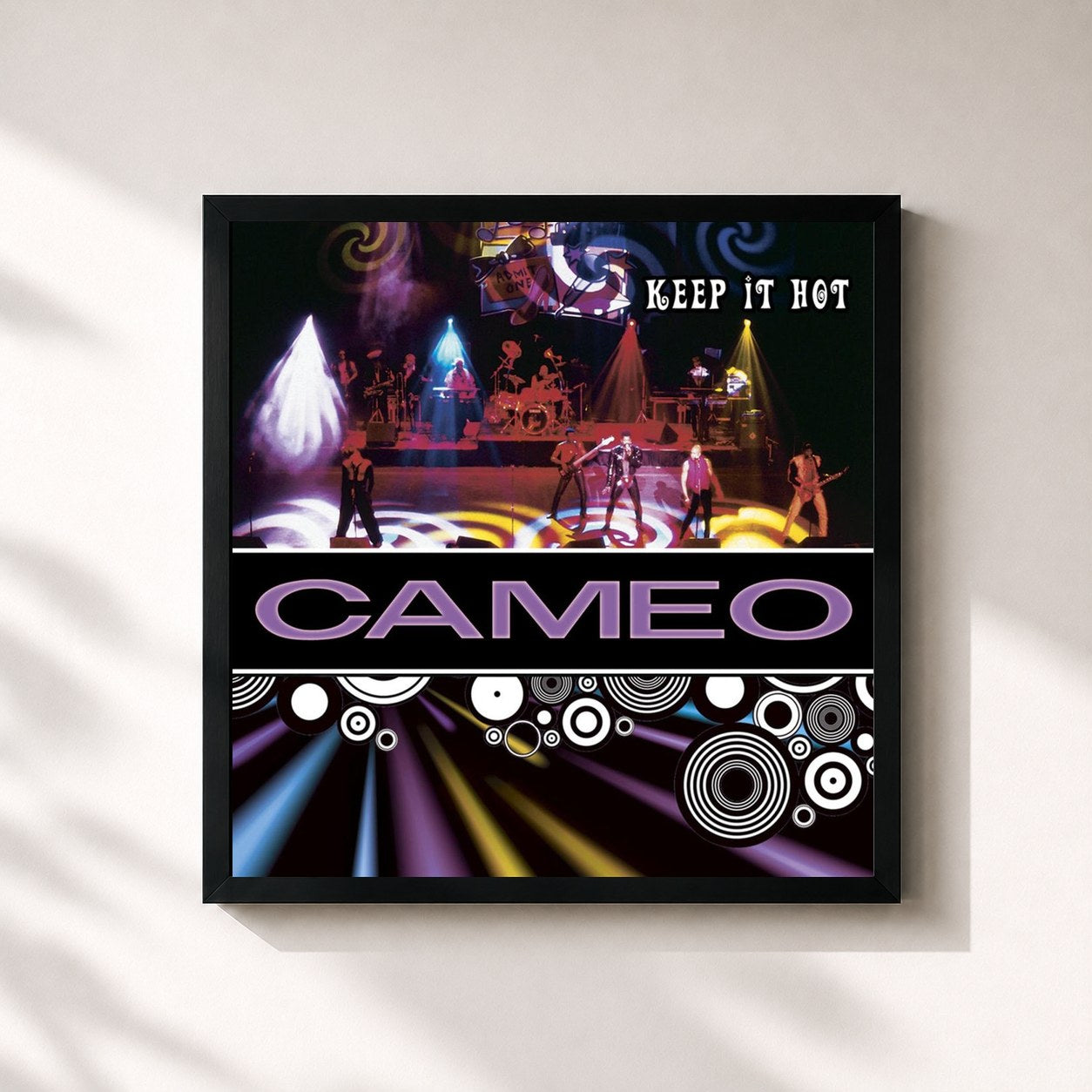 #noir Tableau carré de l'album Keep It Hot de Cameo, cadre noir 32x32 cm