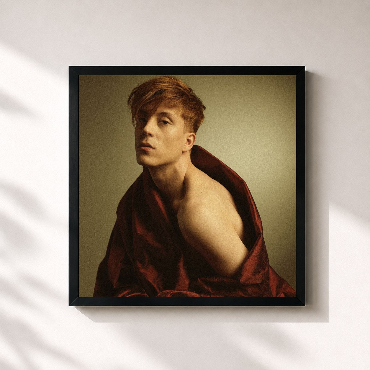 #noir Tableau carré de l'album Addictocrate de Loïc Nottet, cadre noir 32x32 cm