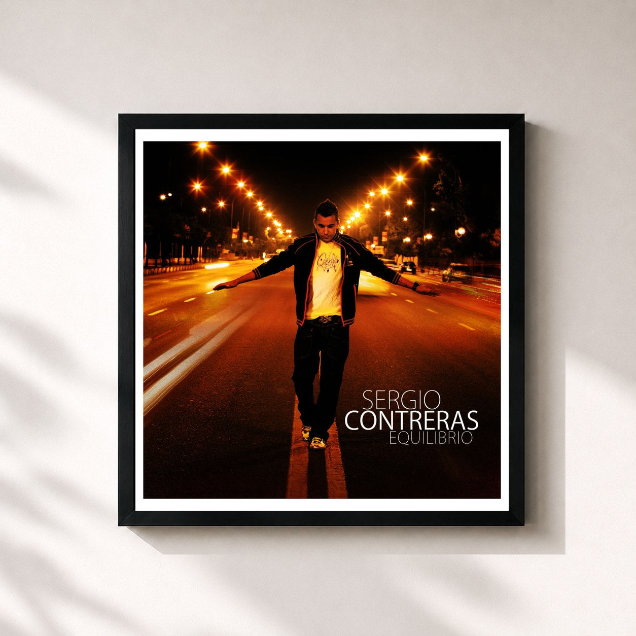 #noir Tableau carré de l'album Equilibrio de Sergio Contreras, cadre noir 32x32 cm