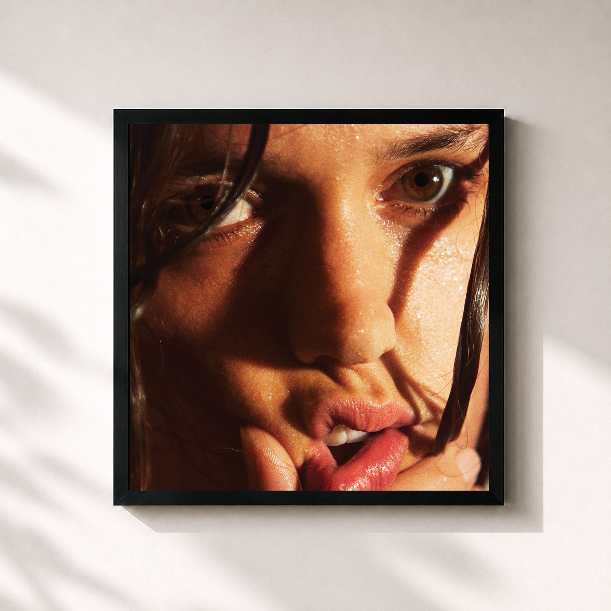 #noir Tableau carré de l'album Still Run de Wet, cadre noir 32x32 cm