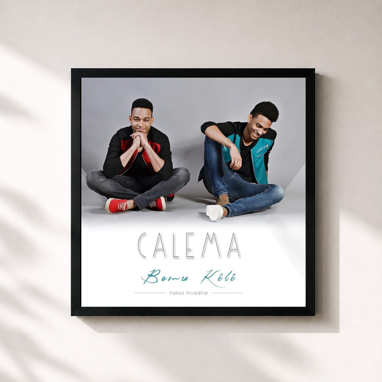 #noir Tableau carré de l'album Bomu Kêlê de Calema, cadre noir 32x32 cm
