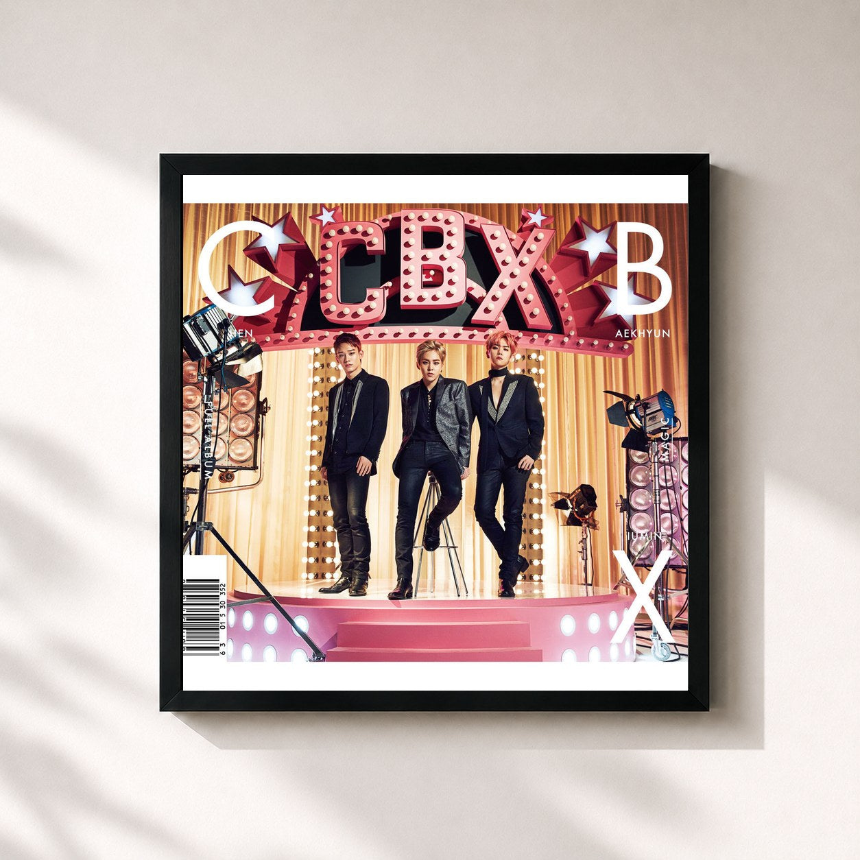 #noir Tableau carré de l'album MAGIC de EXO-CBX, cadre noir 32x32 cm