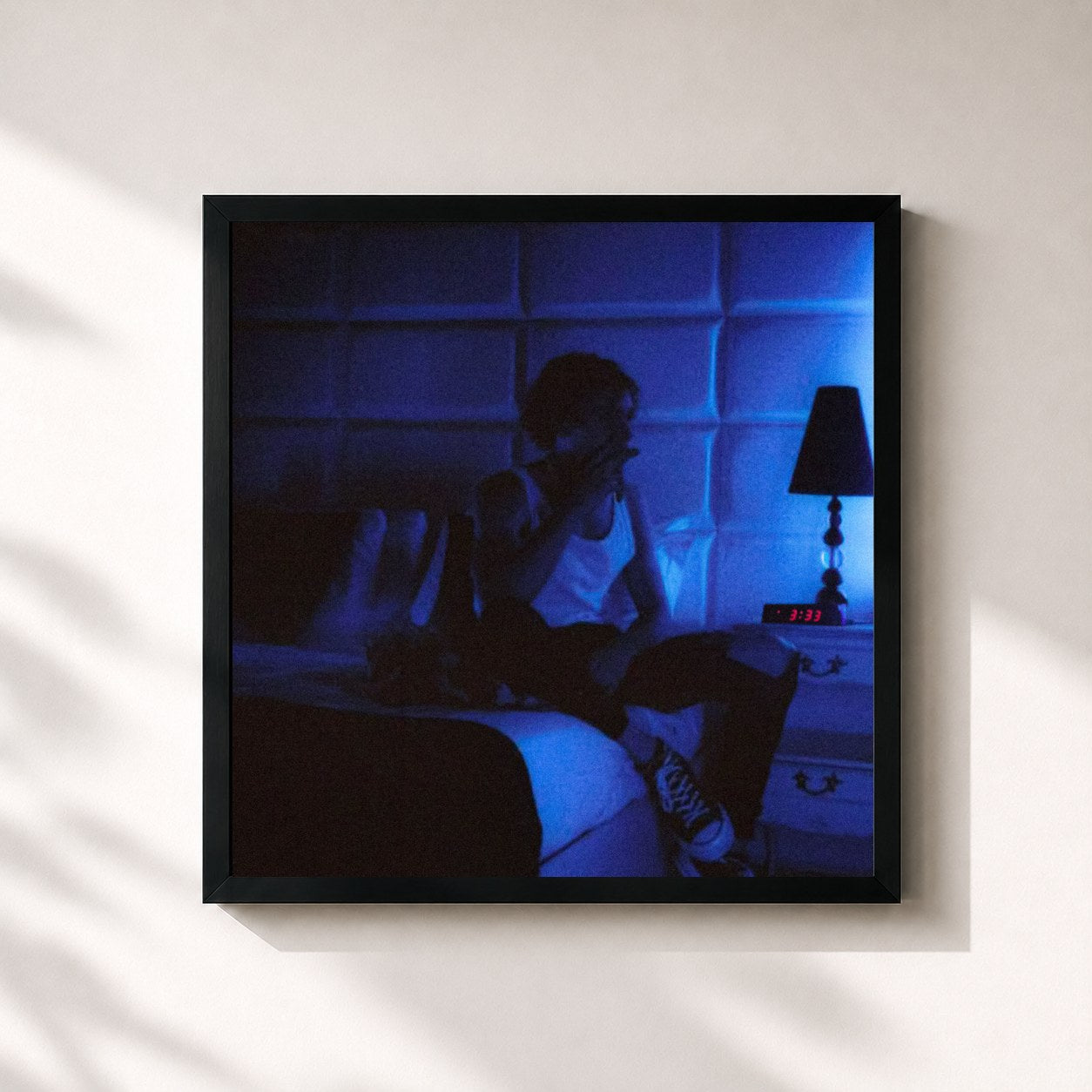 #noir Tableau carré de l'album 3:33 de Biondo, cadre noir 32x32 cm