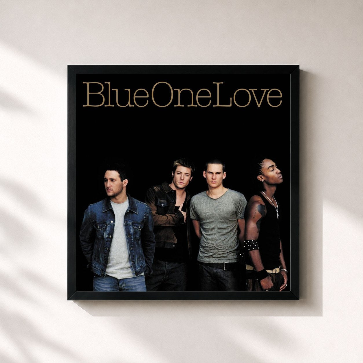 #noir Tableau carré de l'album One Love de Blue, cadre noir 32x32 cm