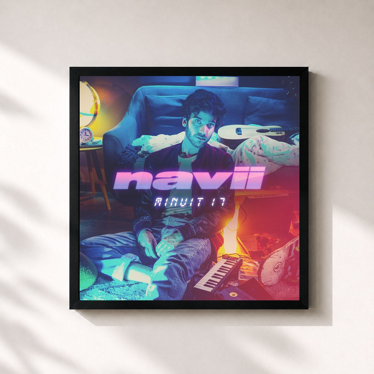 #noir Tableau carré de l'album Minuit 17 de Navii, cadre noir 32x32 cm