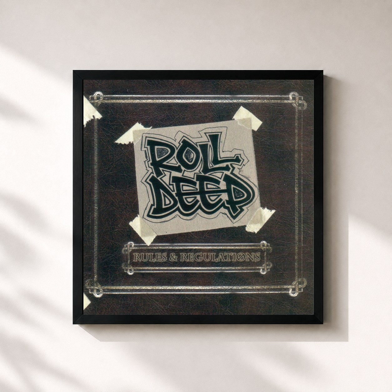 #noir Tableau carré de l'album Rules and Regulations, Vol. 1 de Roll Deep, cadre noir 32x32 cm