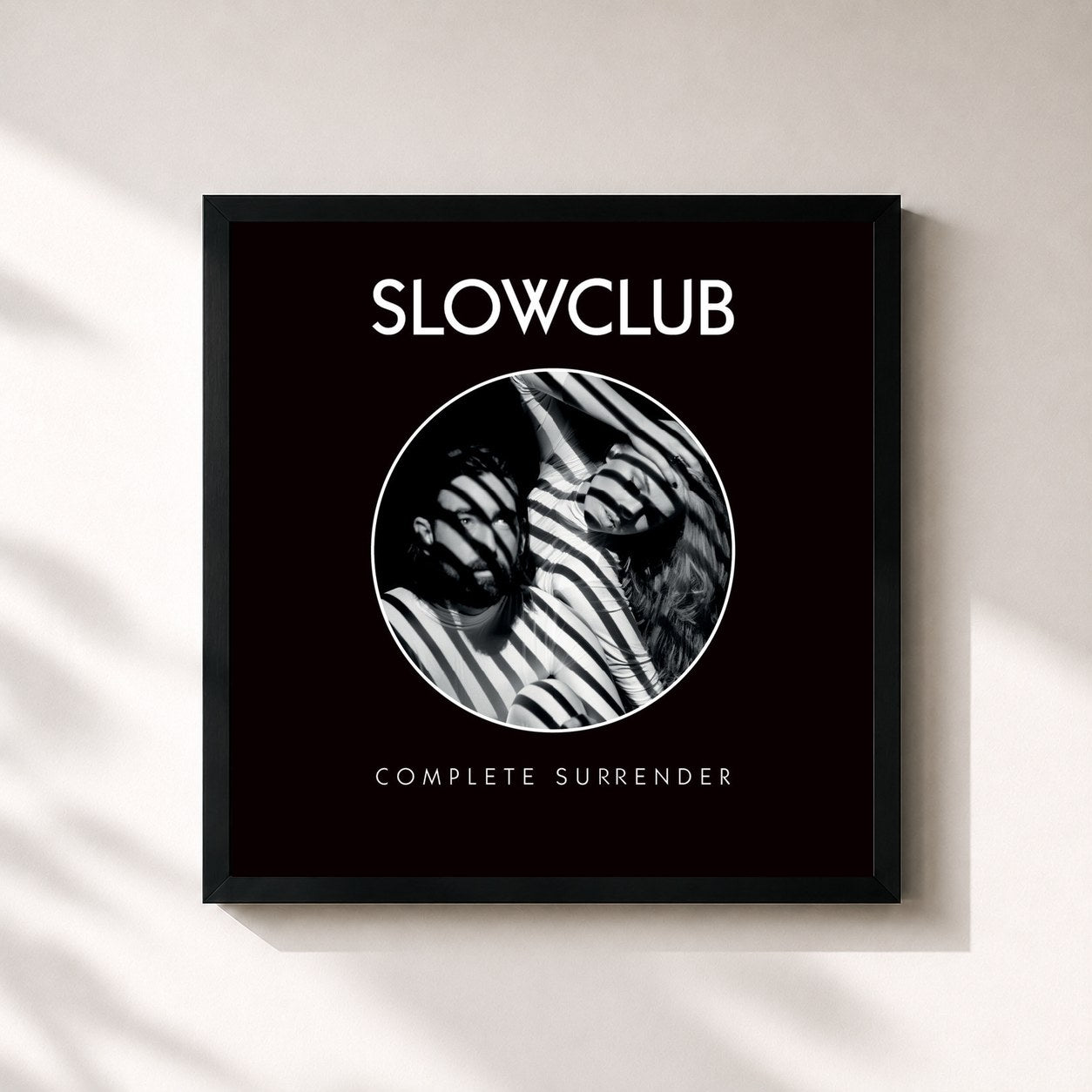 #noir Tableau carré de l'album Complete Surrender de Slow Club, cadre noir 32x32 cm