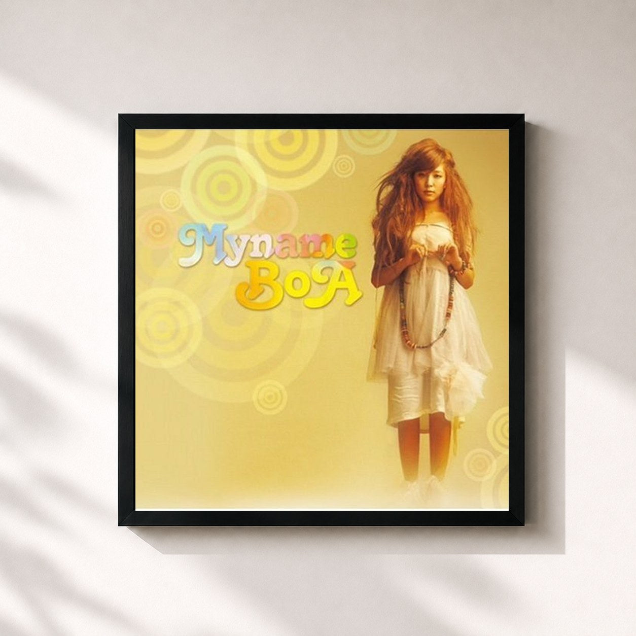 #noir Tableau carré de l'album My Name - The 4th Album de BoA, cadre noir 32x32 cm