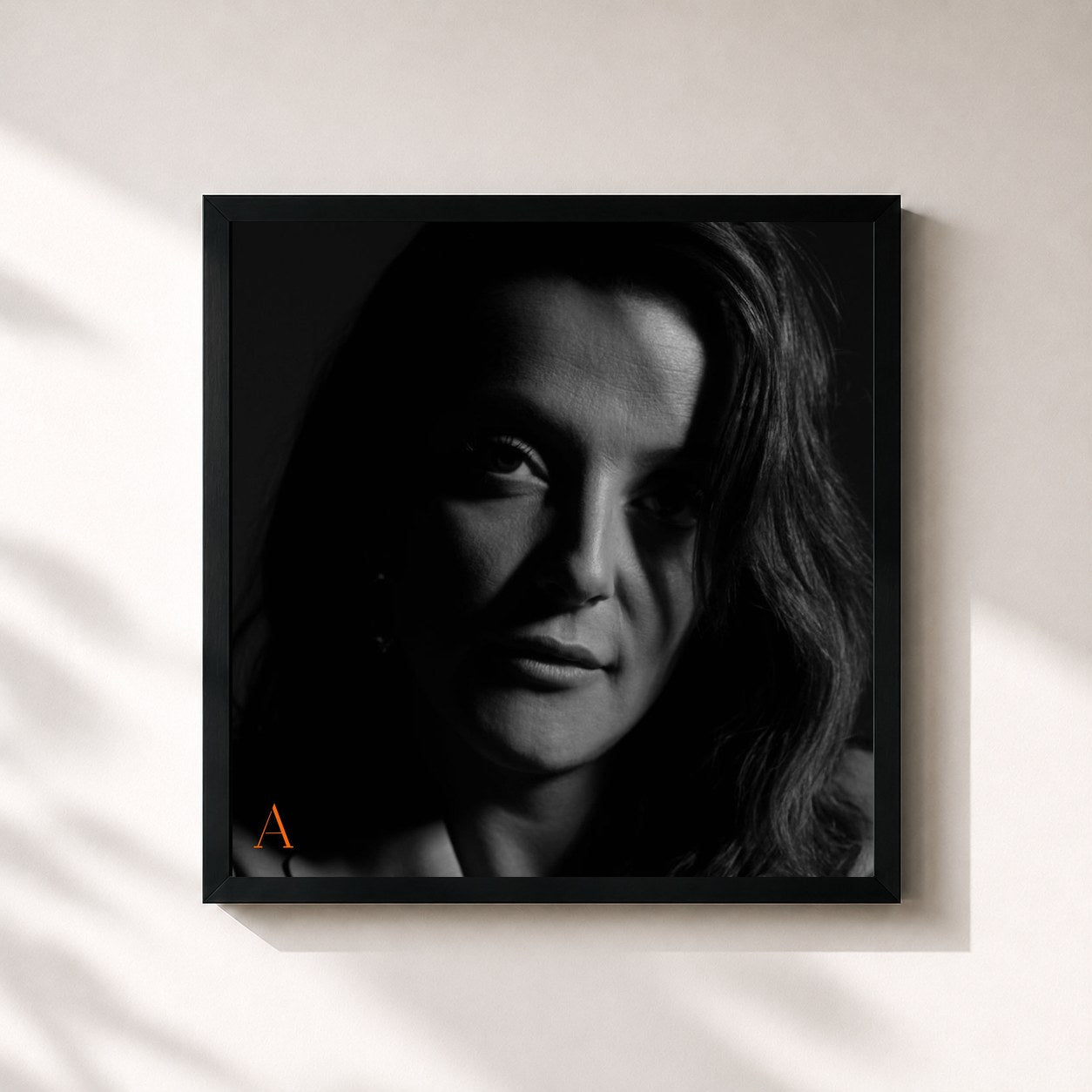 #noir Tableau carré de l'album A de Camille Lellouche, cadre noir 32x32 cm