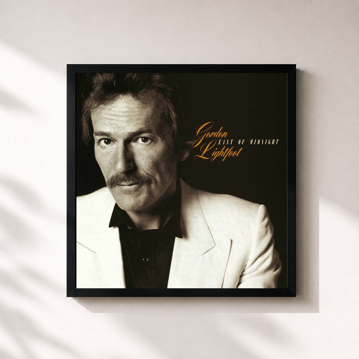 #noir Tableau carré de l'album East of Midnight de Gordon Lightfoot, cadre noir 32x32 cm
