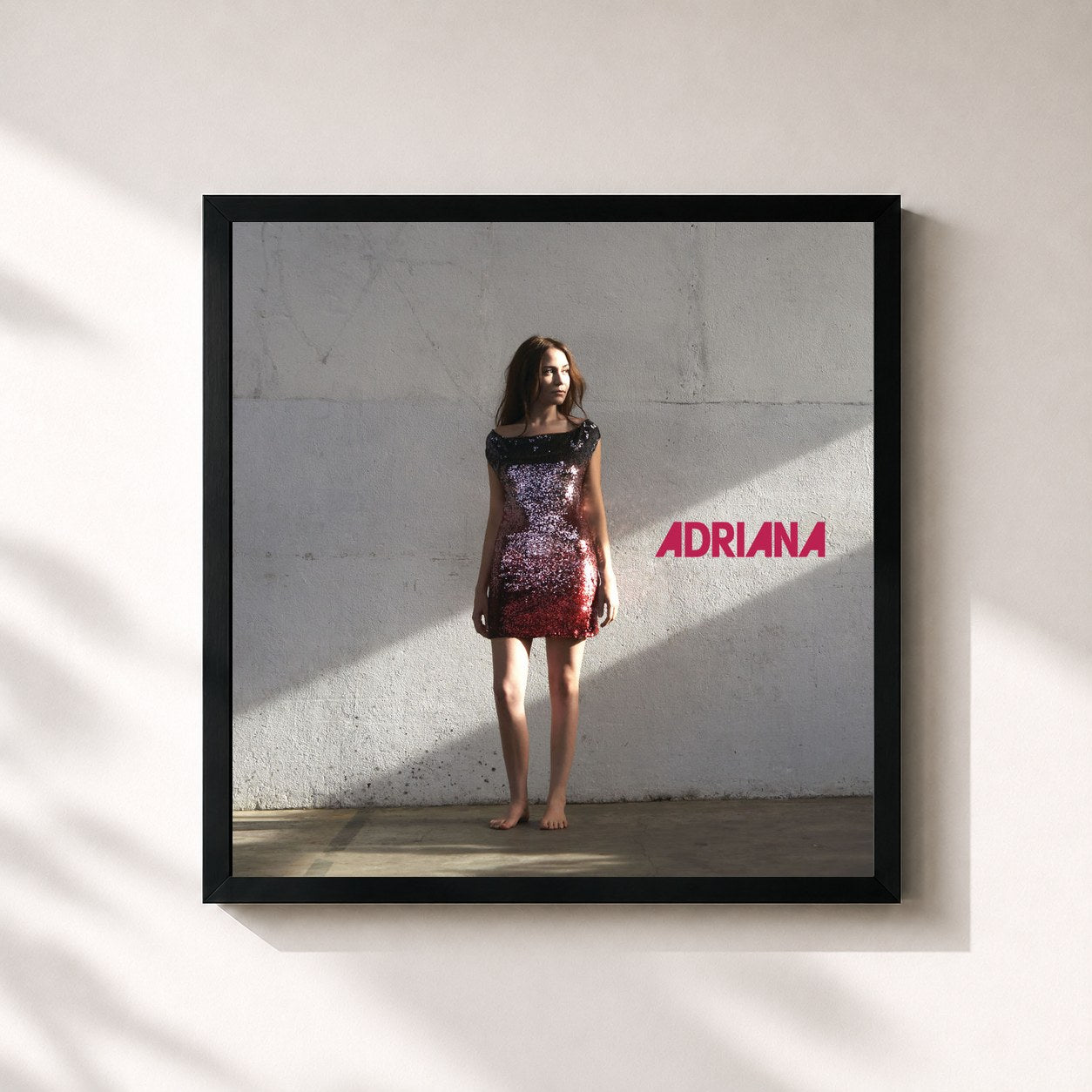 #noir Tableau carré de l'album Adriana de Adriana, cadre noir 32x32 cm
