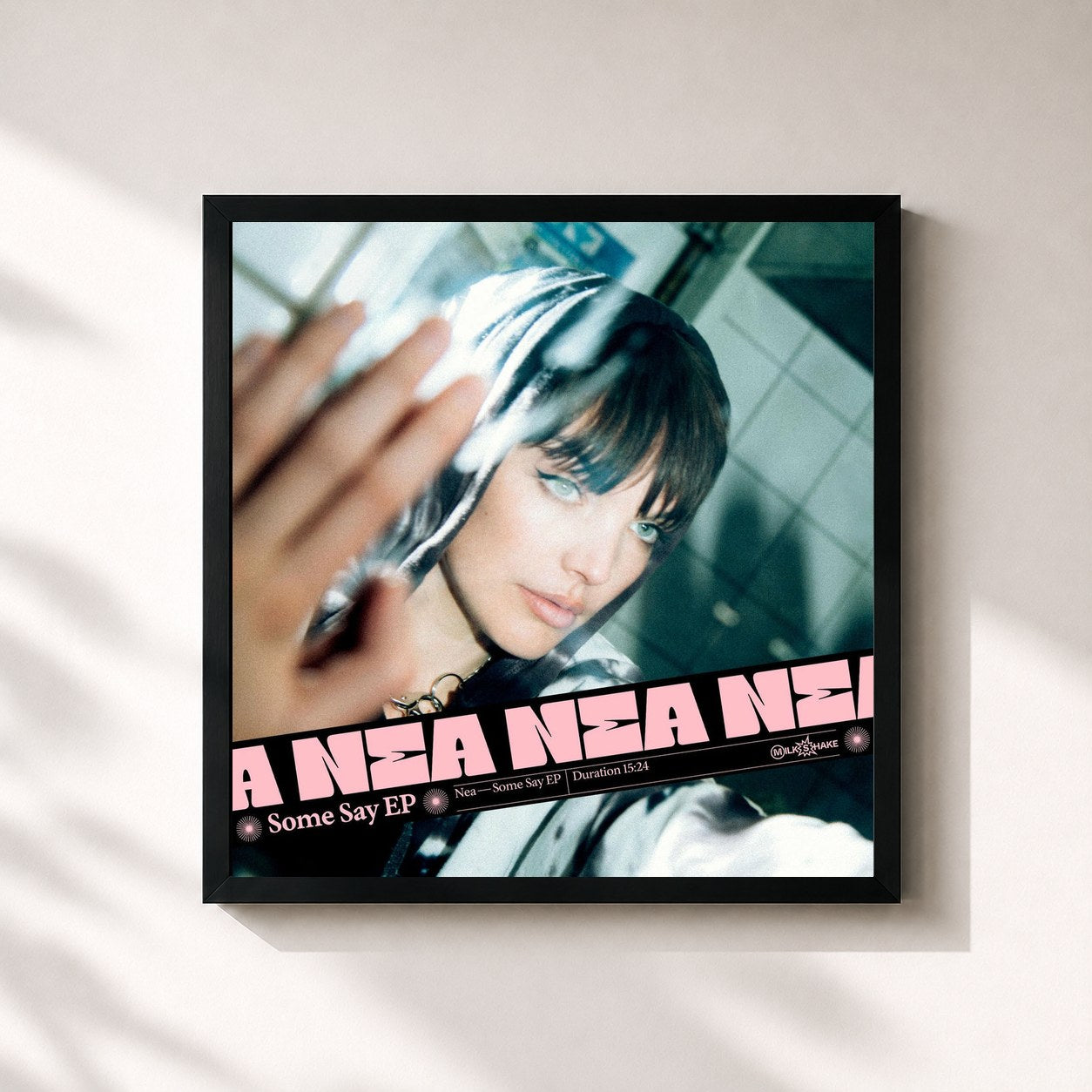 #noir Tableau carré de l'album Some Say - EP de Nea, cadre noir 32x32 cm