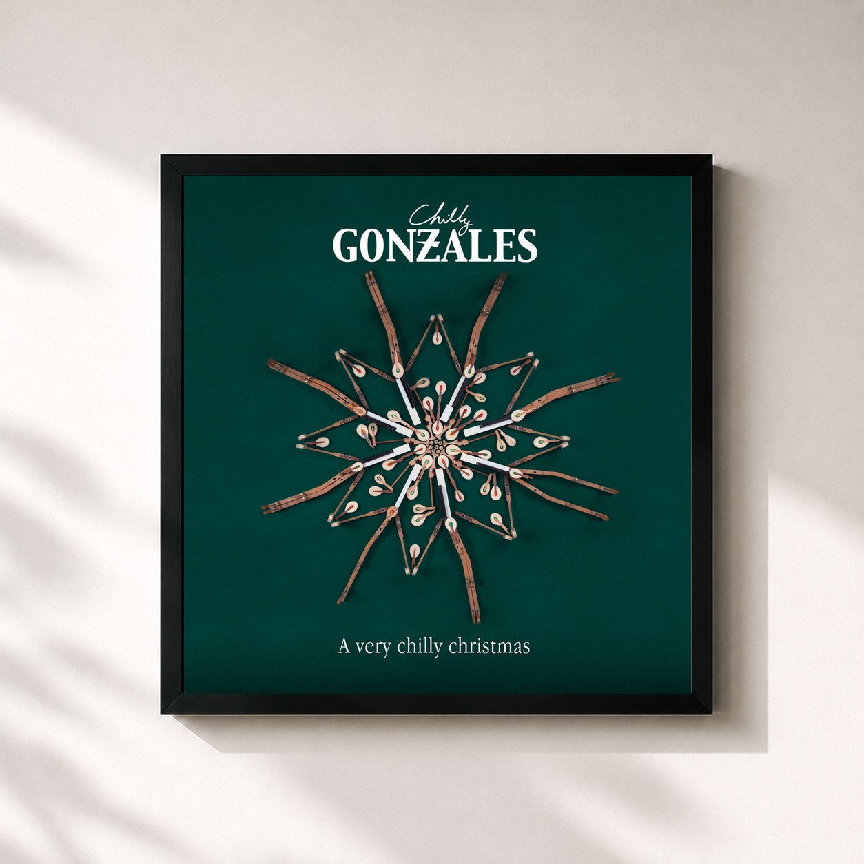 #noir Tableau carré de l'album A very chilly christmas de Chilly Gonzales, cadre noir 32x32 cm