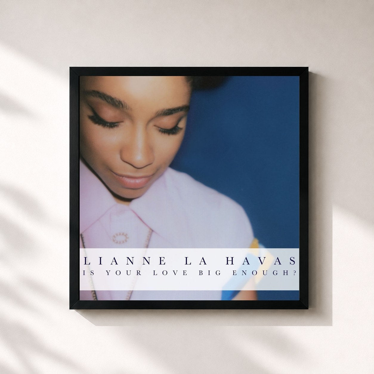 #noir Tableau carré de l'album Is Your Love Big Enough? de Lianne La Havas, cadre noir 32x32 cm